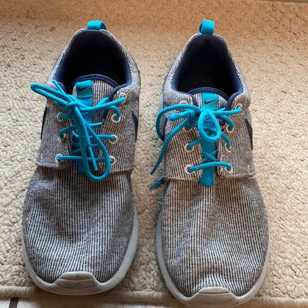 Nike roshe runs